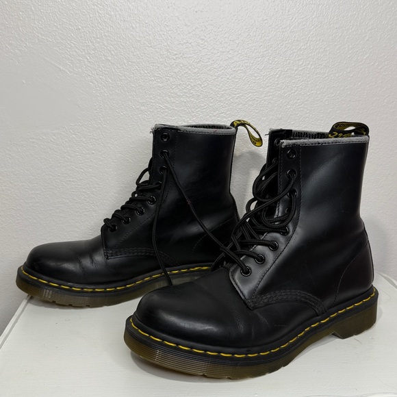 Dr Marten 11821 black boots size 8 - Picture 3 of 8